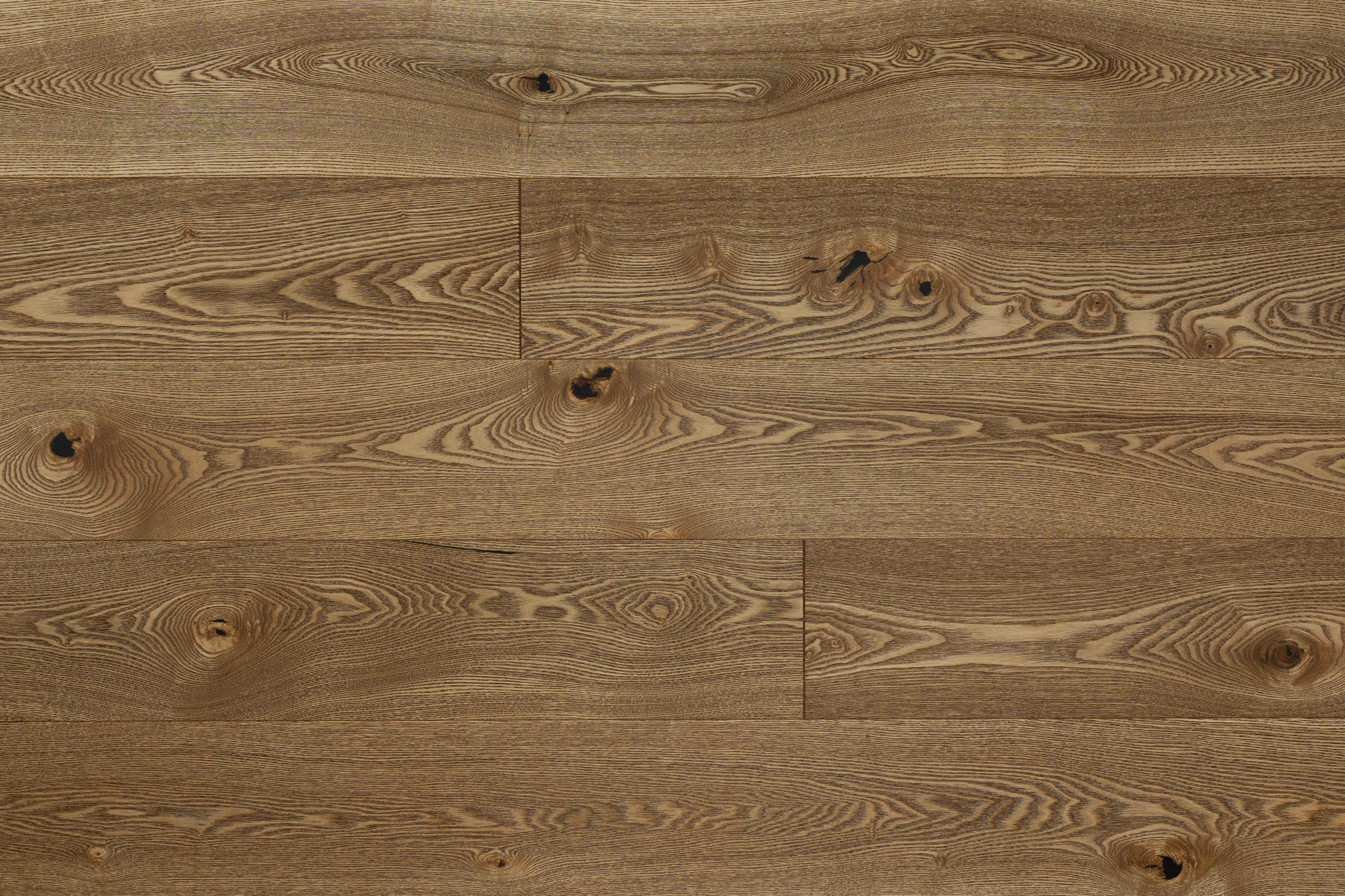 Паркетная доска AmberWood/Амбер Вуд Классика Ясень Винтаж Кантри браш, масло 1860х189х14 мм (2,812 м2/упак)